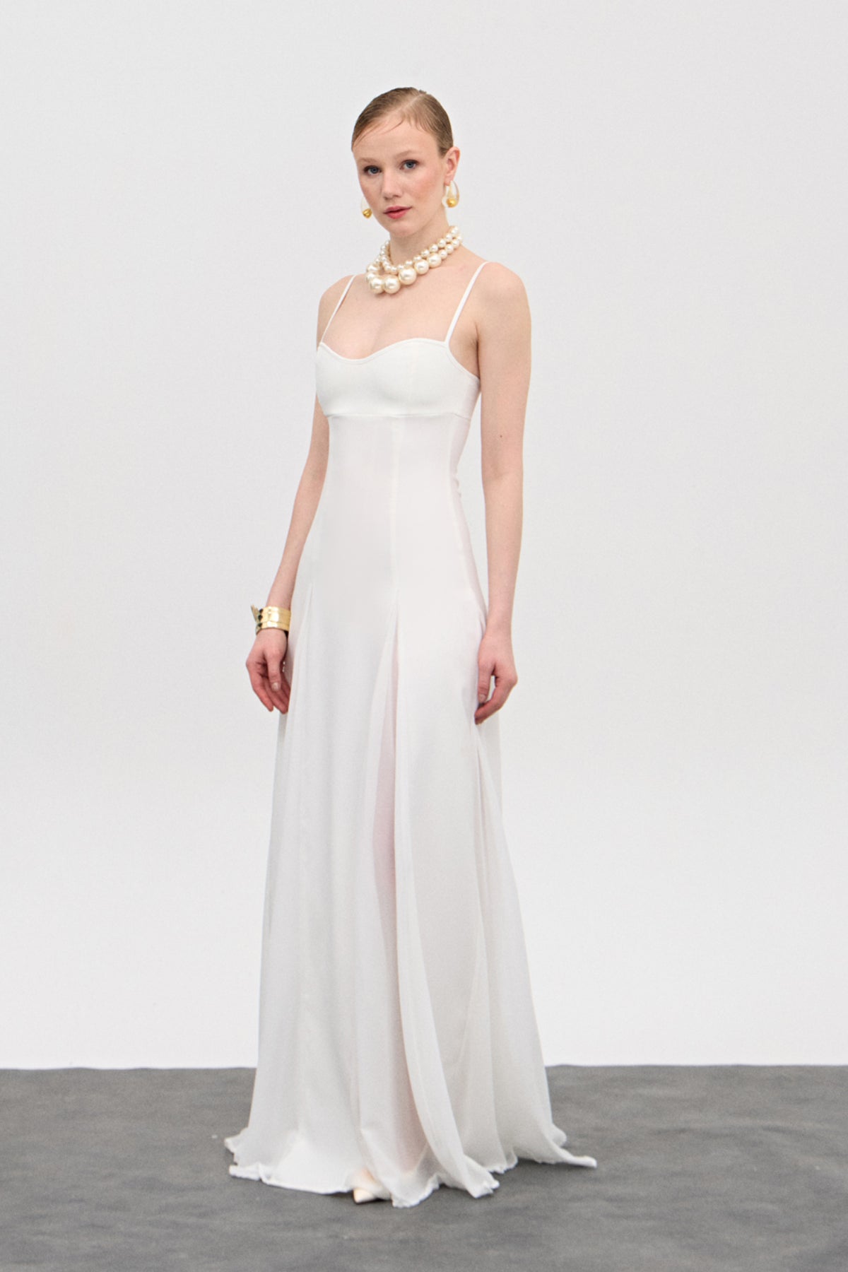 Soleil Beyaz Şifon Uzun Elbise