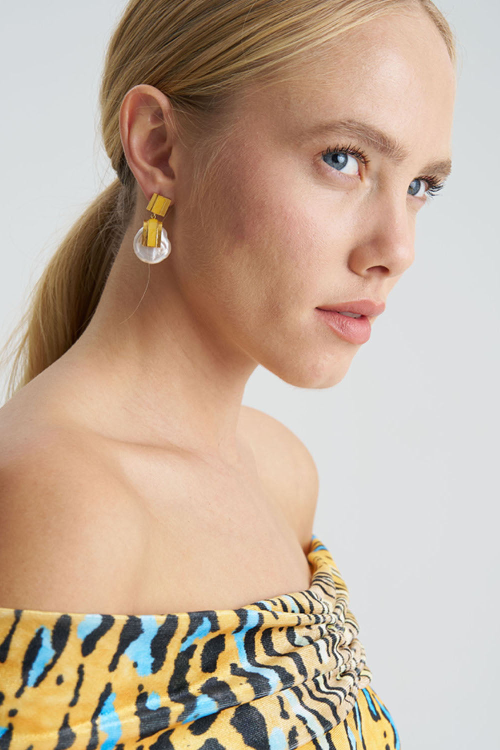 Pearl Gold Earring
