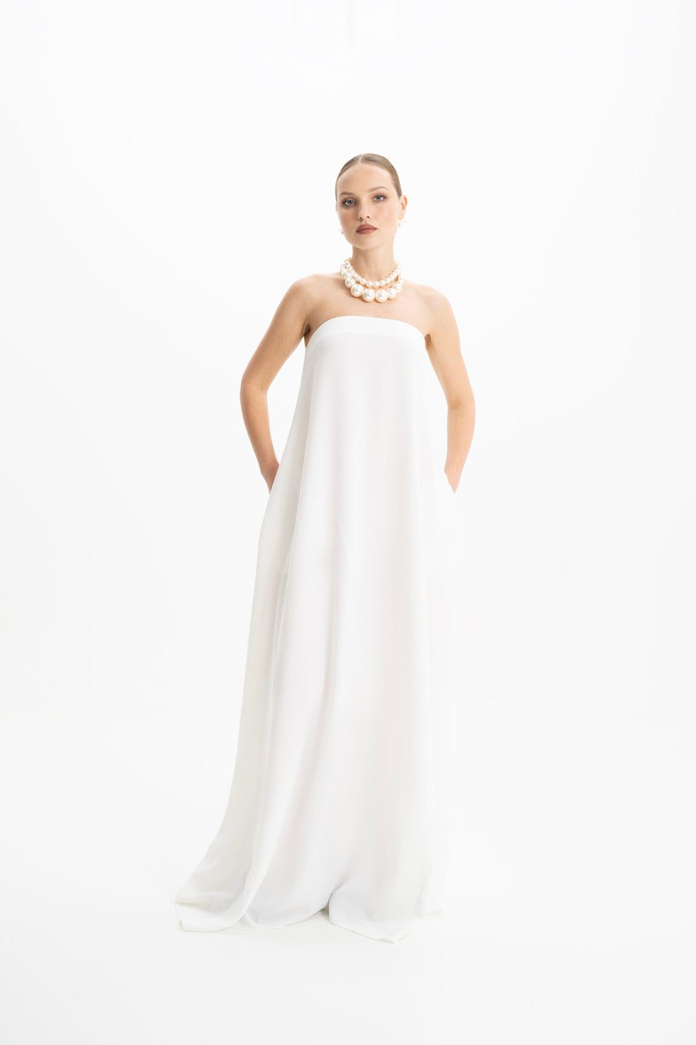 Amy Beyaz Straplez Maxi Elbise